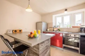 House Misto - Image 1