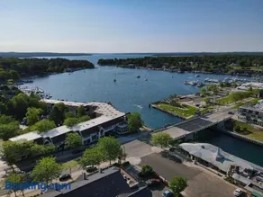 115 Edgewater Inn - Image 3