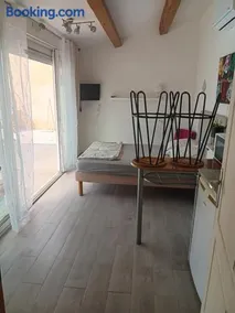 Studio sympa avec parking privé, piscine et clim - Image 1