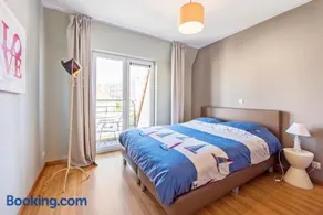 Bright apartment with 2 terraces in De Panne - Image 4