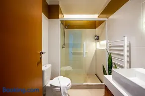 Design e Conforto no Coração do Gonzaga | Piscina Vista Mar - Image 3