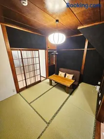 Japanese-Tradtional House Max 8 Guest 6-Min Walk from Station Check-out at 12 PM - Image 1