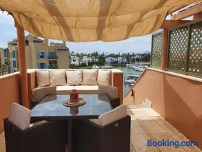 Remodeled 3BR 3BA 9Bed Waterfront Penthouse - Image 2
