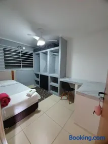 Bedroom Airport - Image 1