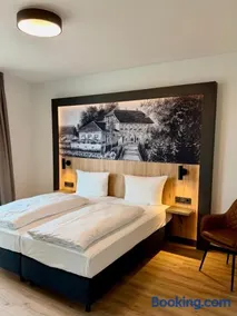 Hotel & Wirtshaus Waldschlösschen - Spezialausschank Augustiner - - Image 1