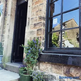 Sleeps2-RuralStudio-Dobcross-Saddleworth - Image 3