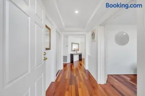 Your Tarneit Escape - 4BR Home with Pool & BBQ - Image 3