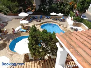 Apartamentos Los Pinares Benet - Image 1