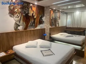 Motel Fuego (Adults Only) - Image 3