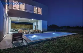 Three-Bedroom Holiday Home In Kozino - Image 5
