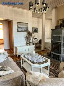 Spacious 1-bedroom apartment with Sauna - Image 3