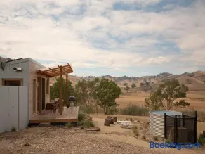 Lake Eildon Cabin with Lake Views, Plunge Pool & Outdoor Cinema - Image 2