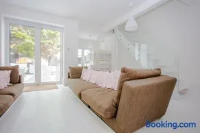 HUGE 5 storey 4 bed Terraced family home in Queens park - Image 3
