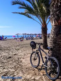 2 bedroom's flat on the beach, City center, 1 line - Image 1