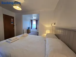 Carnaburg Guesthouse - Image 4
