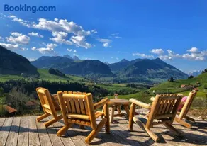 Chalet authentique avec magnifique vue - Image 1