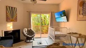 Suite Life Wilmington - Spacious, Pet-Friendly 1BR with Pool, Balcony, and Prime Location - Image 2