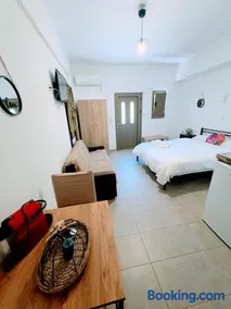 Mani Spot - Image 4