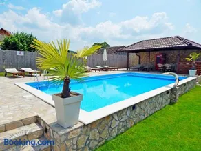 Aqualux apartments - Image 1