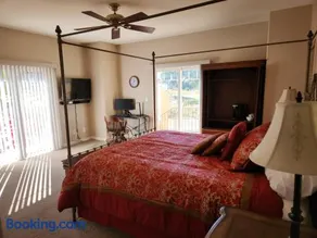 Master Suite Fraser Family Vineyard Stay in Amador - Image 2