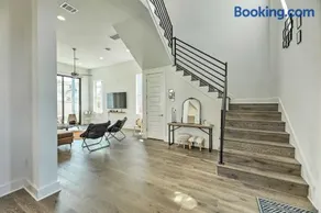 Luxurious & Spacious Austin Home ~ 8 Mi to Dtwn! - Image 4