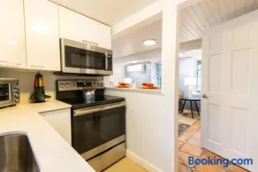 Condo with Wading Pool Dog Welcome - Image 4