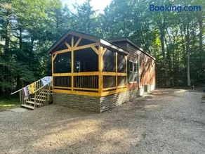 Bear Cub Cabin is a cozy 1 bedroom and loft oasis - Image 2