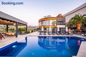 Bombien Luxury - Image 1