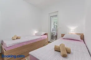 Irma Apartment - Image 5