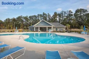 Lake Marion Resort 3BR Apartment - Image 3