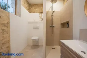 Le Saint Baudile 80sqm parking AC church view - Image 3