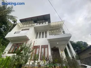 Kandy White Homestay - Image 1