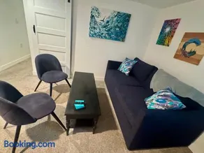 Artsy Platt Park Apartment Guest Suite for 4, QUICK Mountain Access! - Image 1
