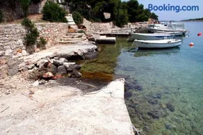Apartments by the sea Basina, Hvar - 8754 - Image 4