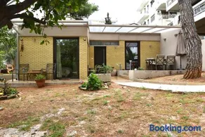 Amazing Garden House - Image 4