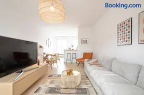 THE GOOD FLATS - Image 1