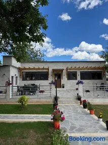 Kadena Guesthouse - Image 1