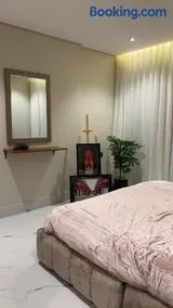 Chicago Apartment - Image 2