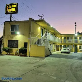 Seahorse Motel - Image 2