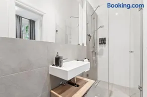 Modern Apartment in Berlin - Image 1
