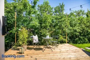 Cozy Studio & Private Garden near Stockholm - Image 2