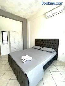 Grey house - Image 1