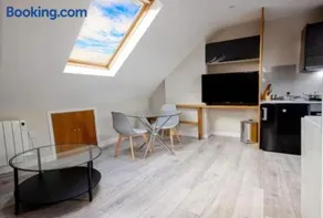 One Bed Flat Close to Station & River FREE PARKING - Image 4