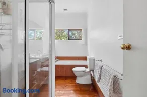 Capital Cottage - Image 2