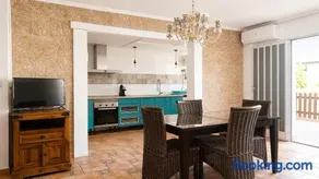 Spacious 3 bedroom flat 1 min to Beach with Terrace - Image 3