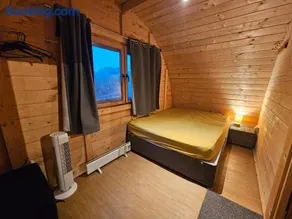 Glamping Pod with Wood Fired Hot Tub - Image 4