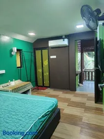 Bungalow Mat Hj Limah - Image 3
