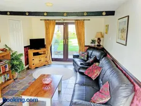 White Cottage - Image 3