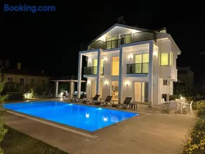 Sunshine Villa - Image 3