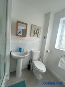 Ursa House, Work Stays Welcome, Free Parking - Image 4